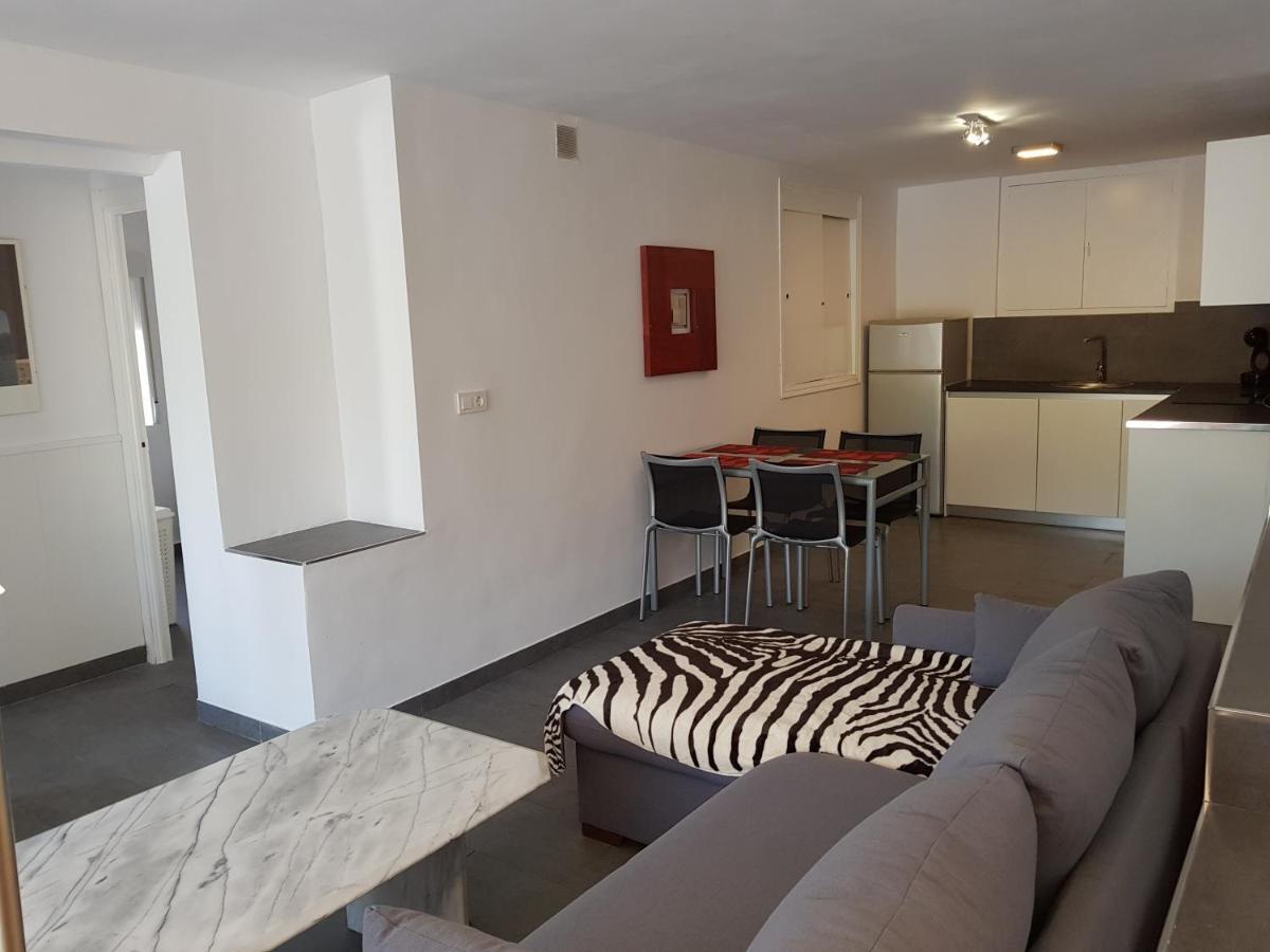 Lovely Bungalow For Four Close To Beach And City In Torrevieja Buitenkant foto