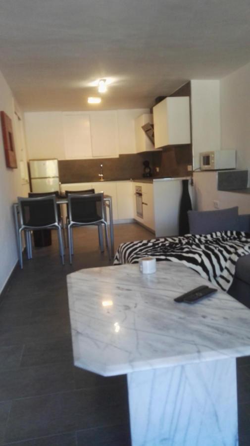 Lovely Bungalow For Four Close To Beach And City In Torrevieja Buitenkant foto